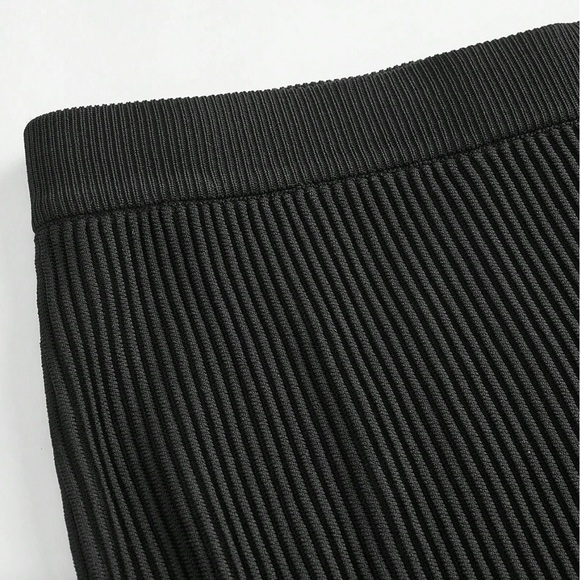 Mesh Pleated Sweater Skirt Black - Picture 9 of 14